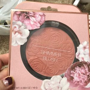 Ellen Tracy shimmer blush